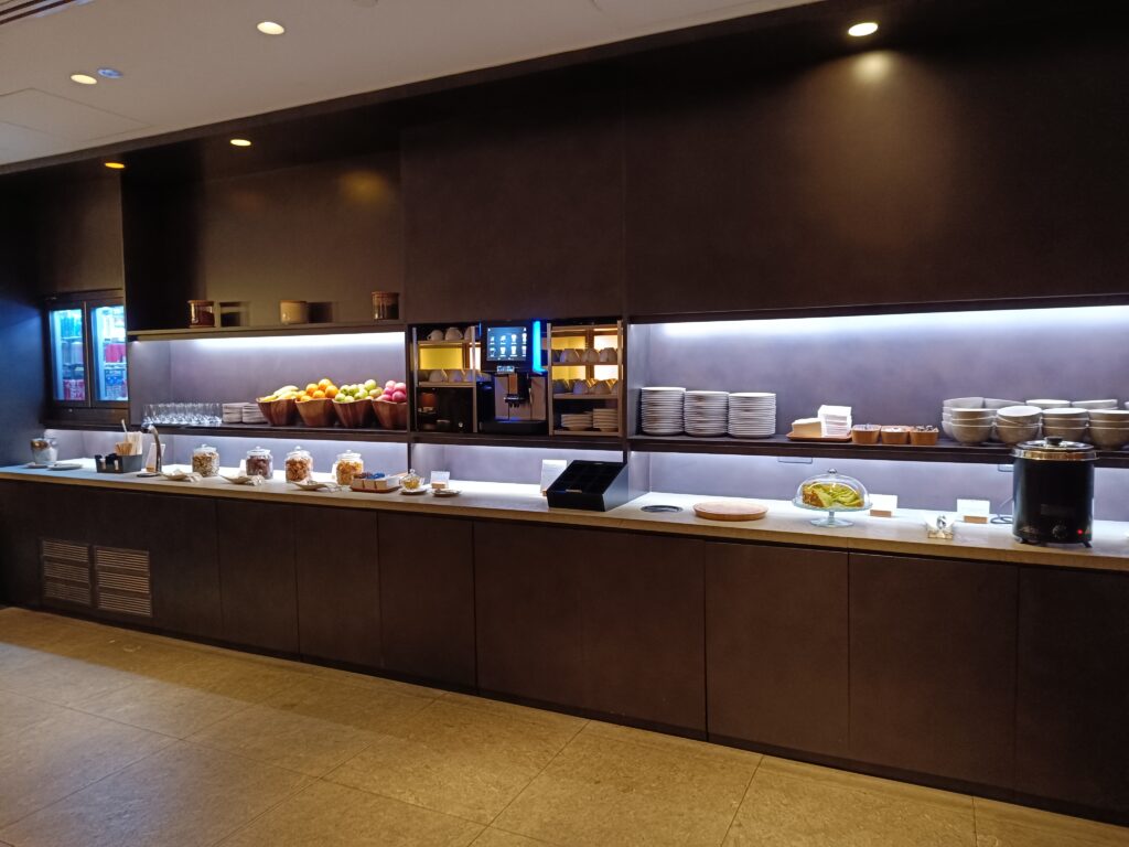 Cathay Pacific Lounge, lounge safari
