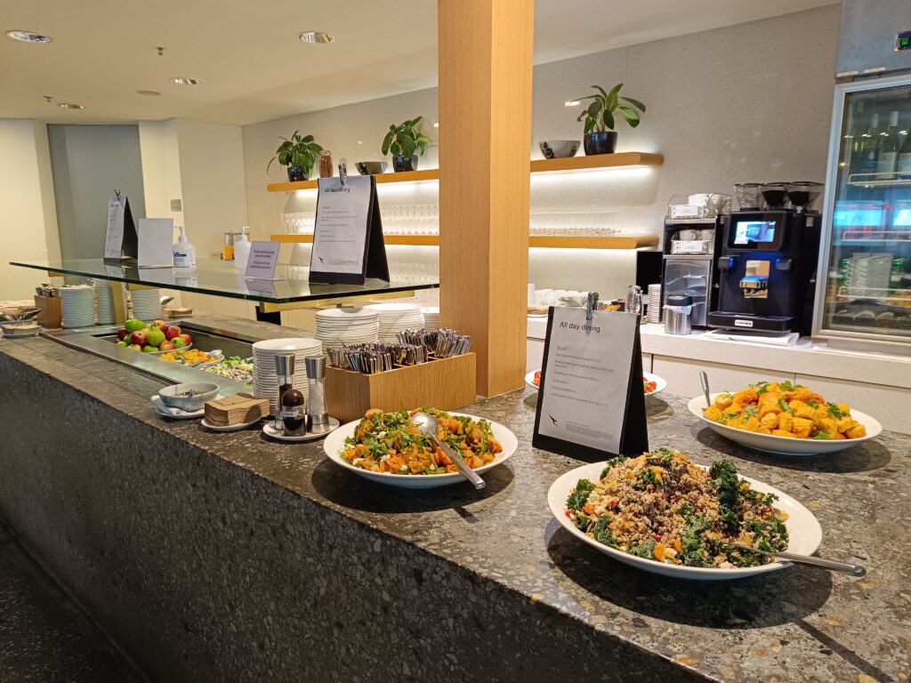Qantas Business Lounge, lounge safari