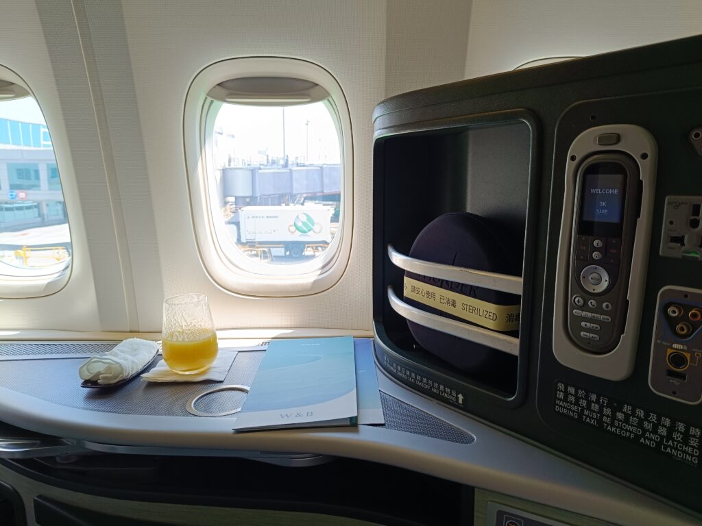 EVA Air B777-300ER Royal Laurel Class